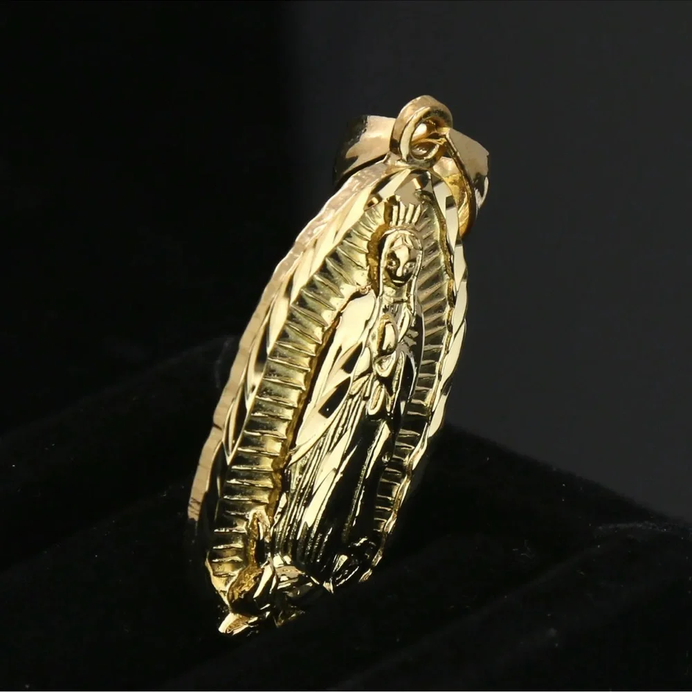 14K GOLD PLATED GUADALUPE PENDANT​ - Picture 3 of 5